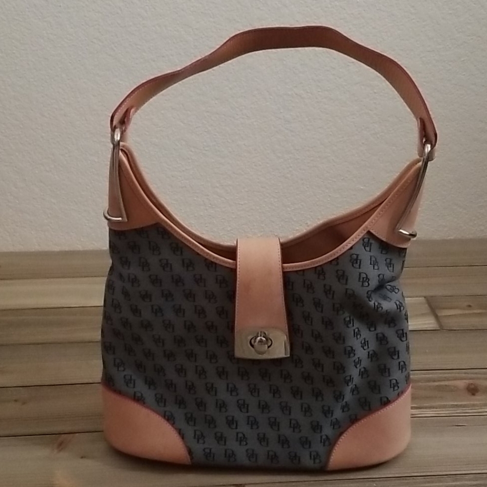 Dooney & Bourke